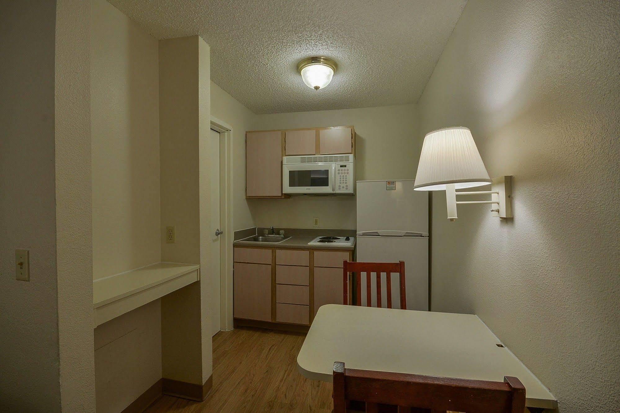 Intown Suites Extended Stay Houston Tx - Greenspoint Exterior photo